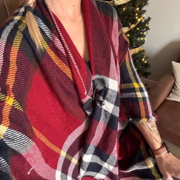 Ladies Shawl ✨❤️ - Picture 2 of 5